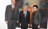 Bild 2 - vl Urs Brügger, VR-Mitglied Borregaard Schweiz AG; Landammann Walter Straumann; Volkswirtschaftsdirektorin Esther Gassler