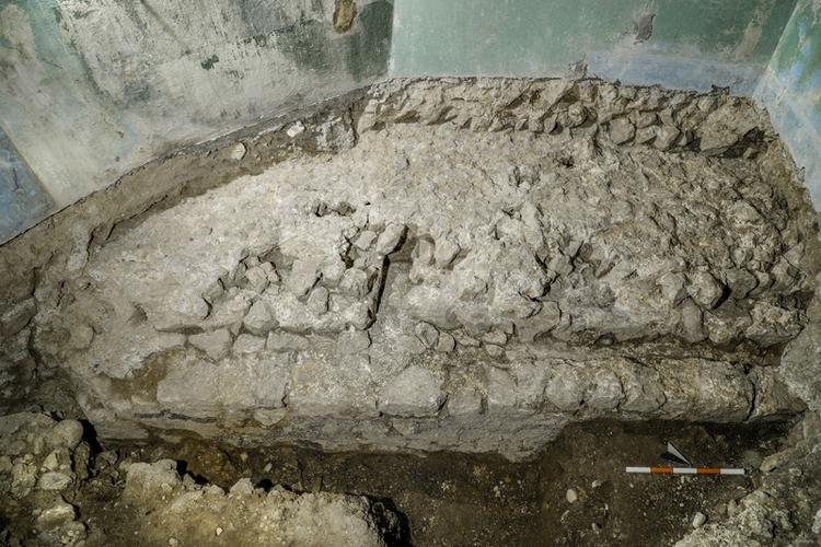 Grabungsfoto von spätrömischer Mauer