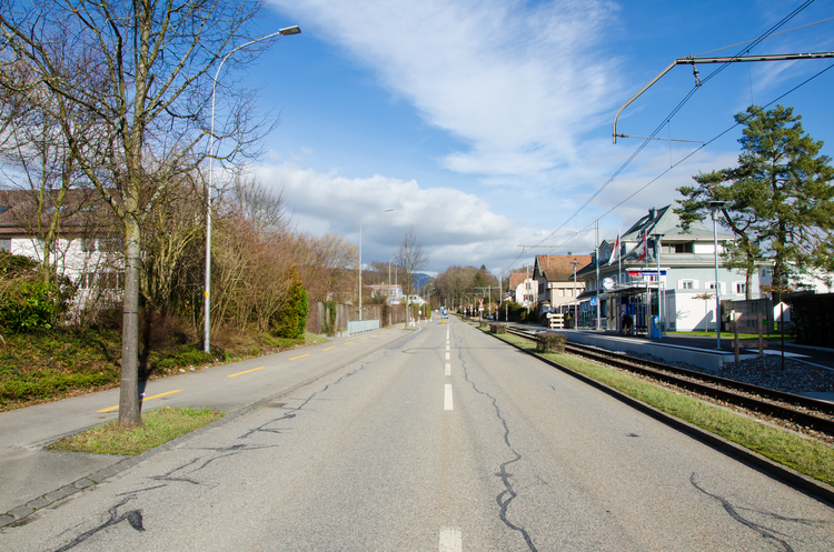 Feldbrunnen Baselstrasse mit Bahntrassee