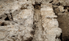 Negativ eines Holzbalkens im Fundament