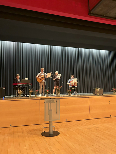 Band auf der Bühne