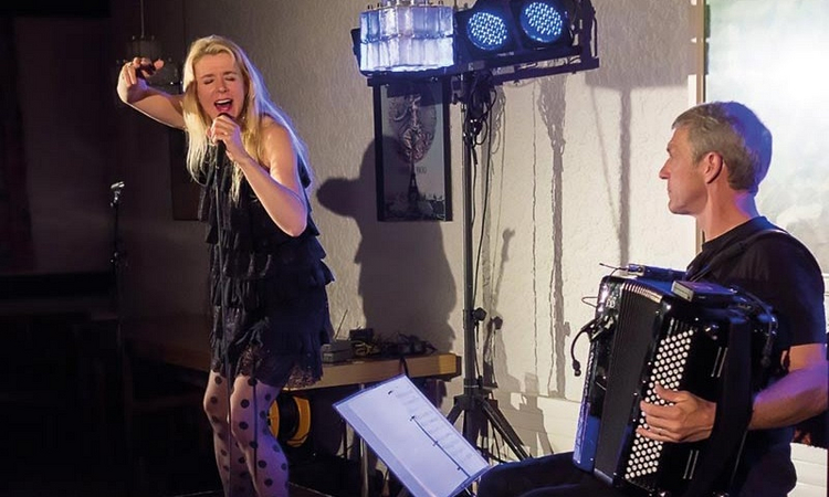Joséphine und Serge Broillet Soirée Chansons, mit Joséphine und Serge Broillet