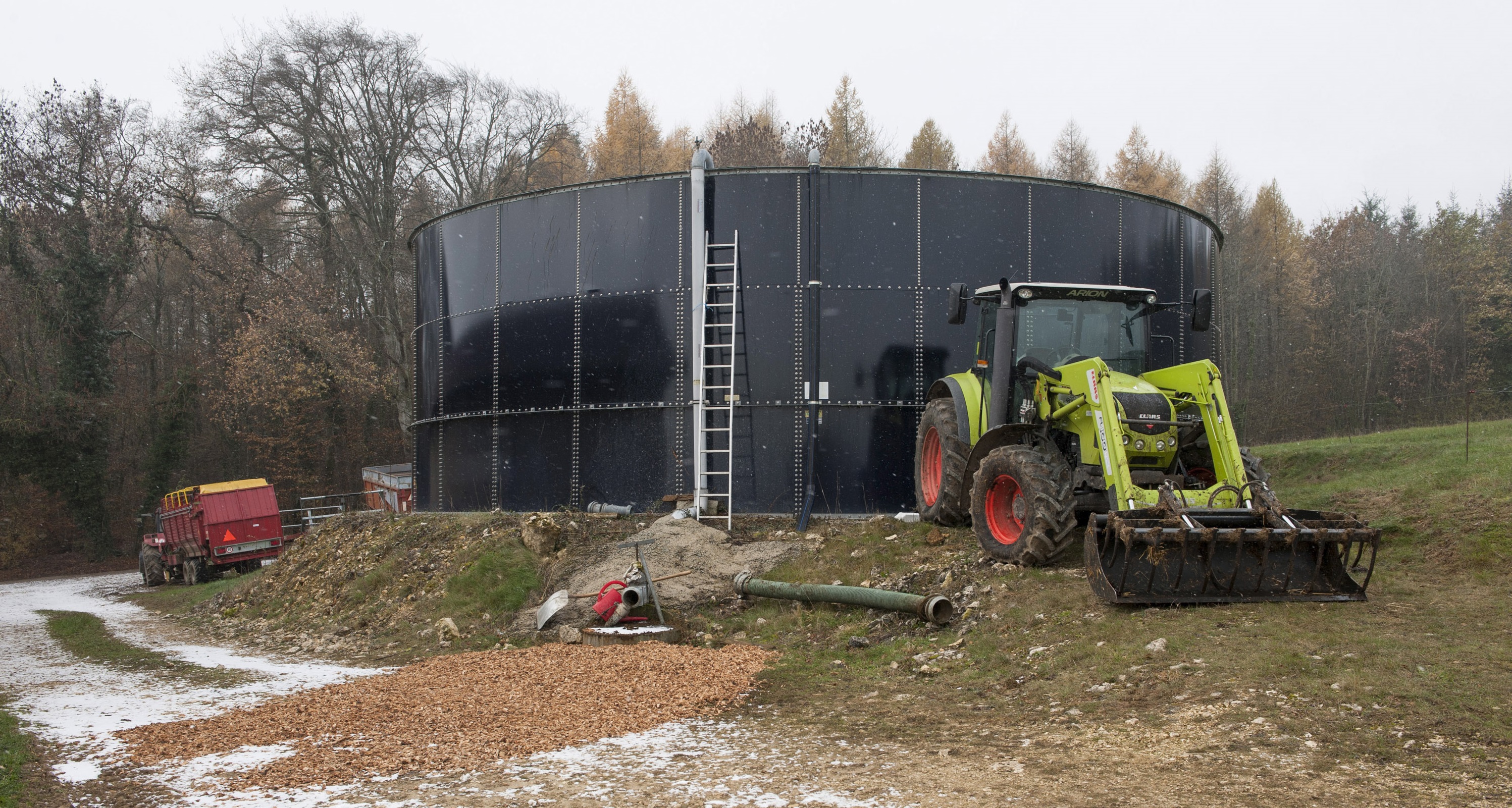 Bild von einem èberflurbehälter