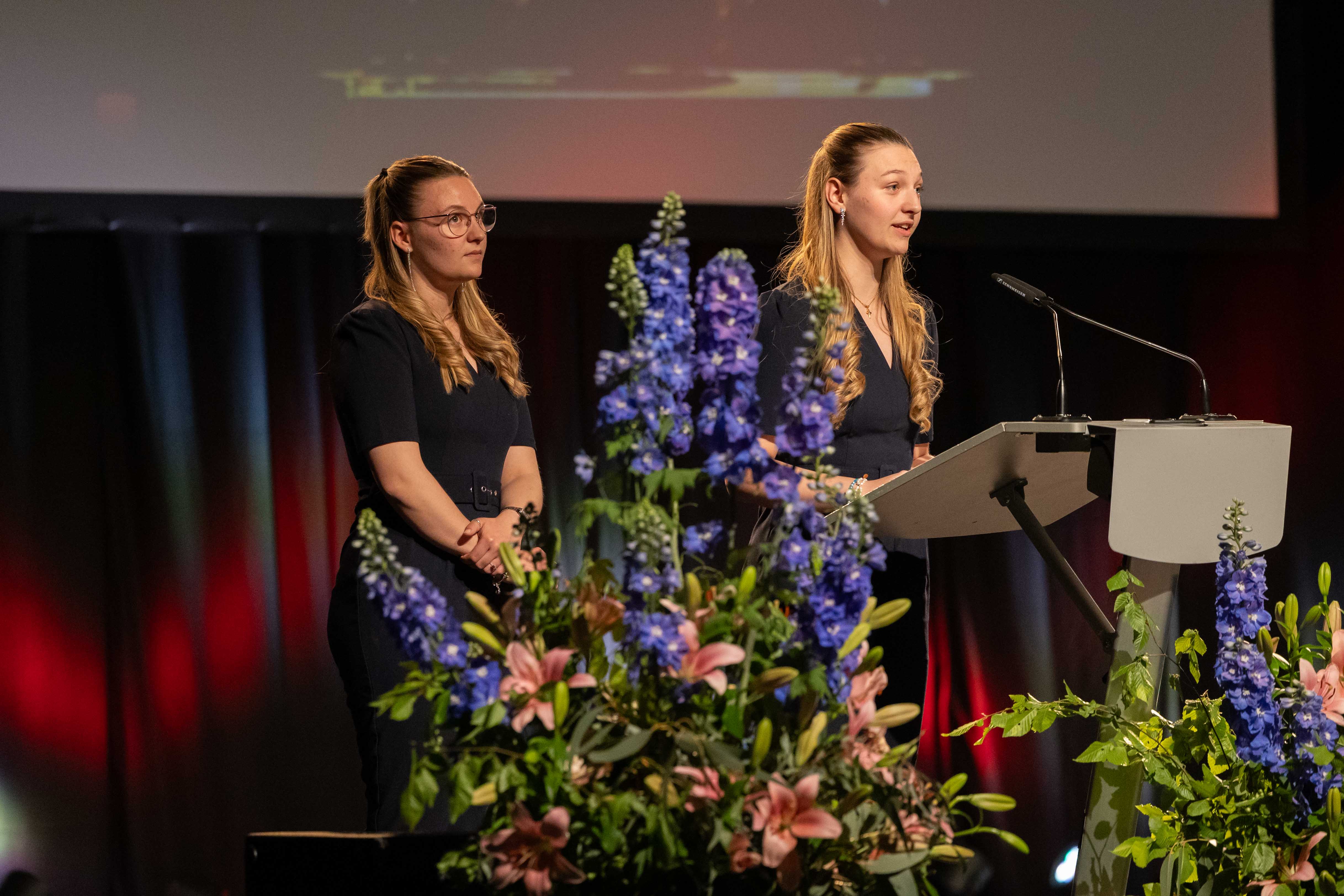 Foto Dankesrede Emely und Vivien Jäggi