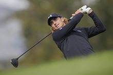 Cedric Gugler am golfen