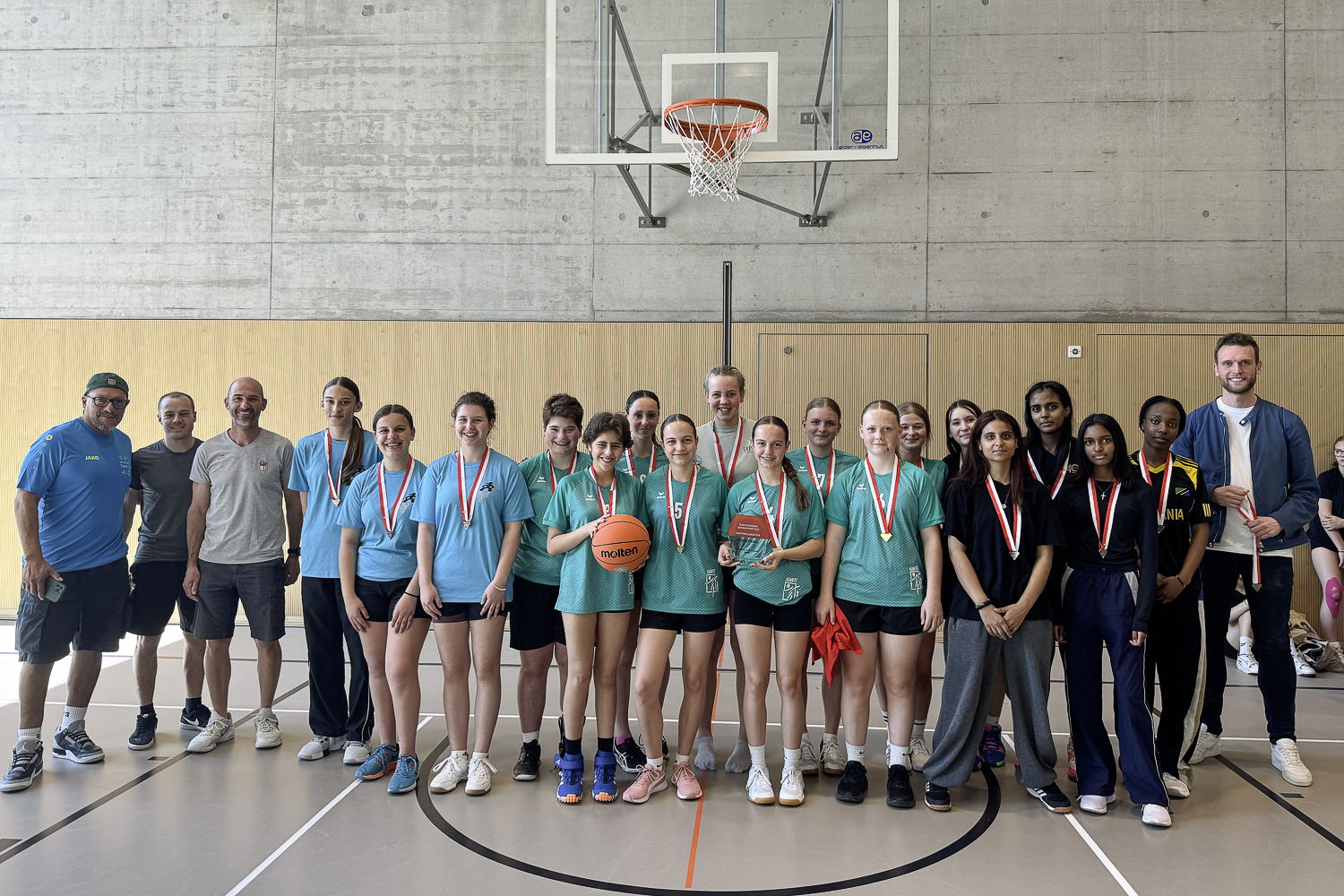 Basketball Mädchen 7.- 9. Klasse - Siegerfoto alle Podestplätze