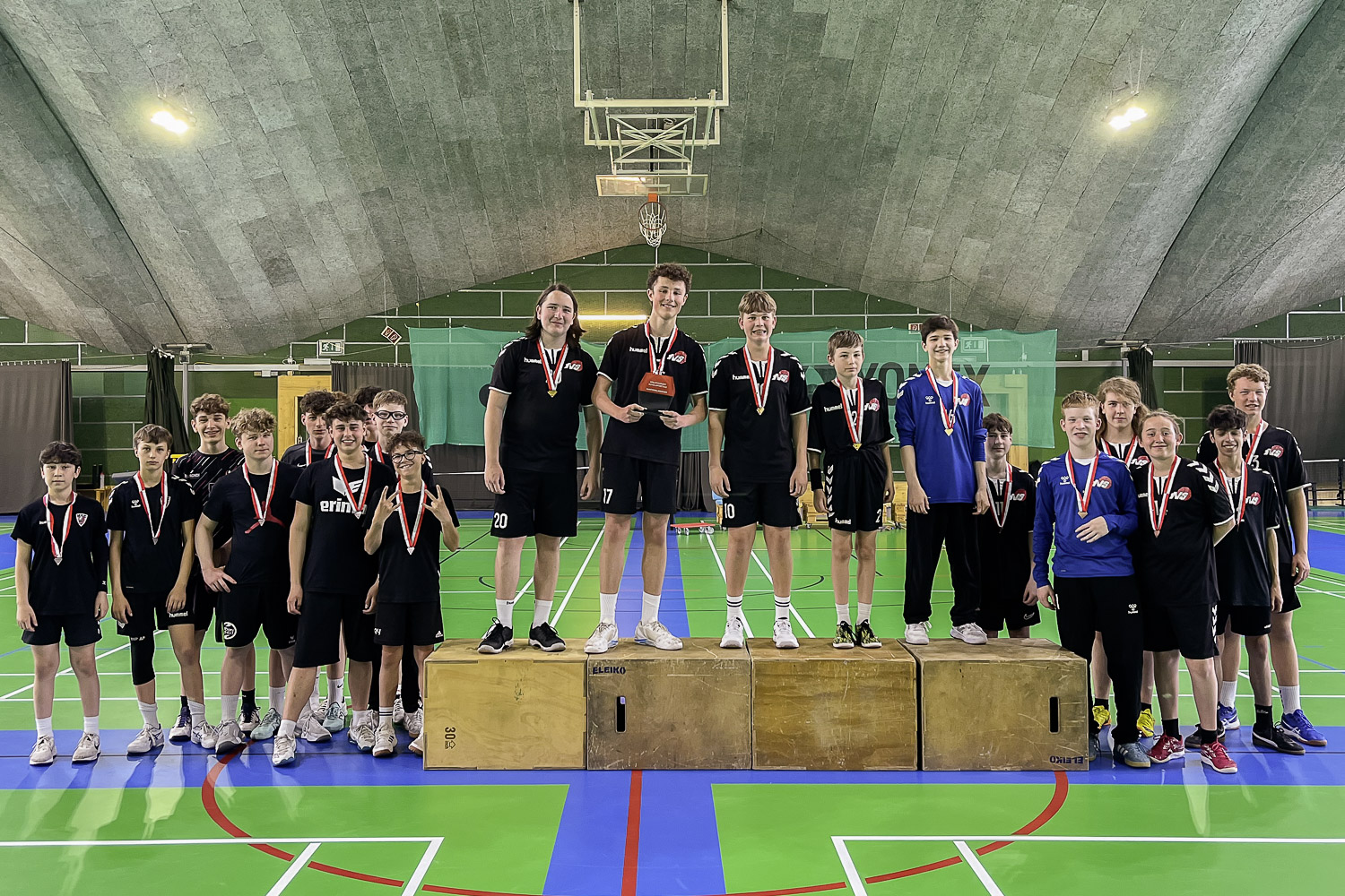 Handball Knaben 7.-9. Klasse - Siegerfoto alle Podestplätze