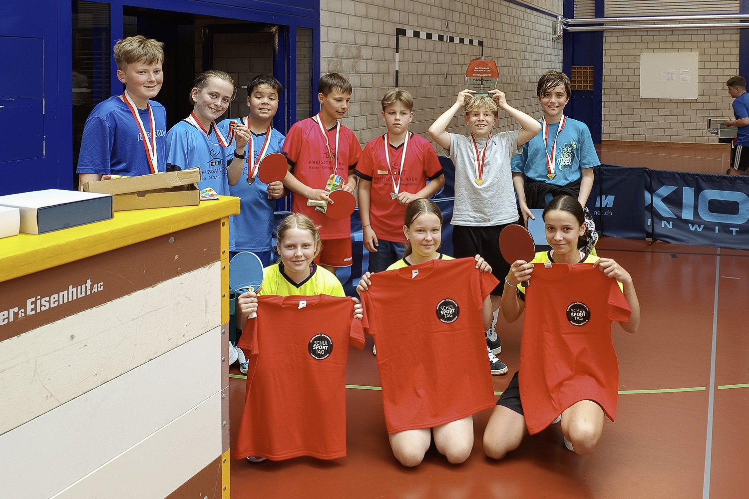 Tischtennis 5.-6. Klasse Knaben - Siegerfoto alle Podestplätze