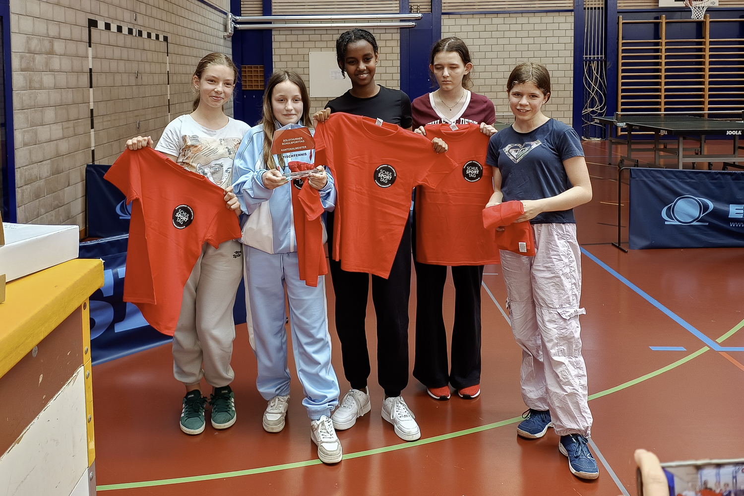 Tischtennis 7.-9. Klasse Mädchen - Siegerfoto alle Podestplätze