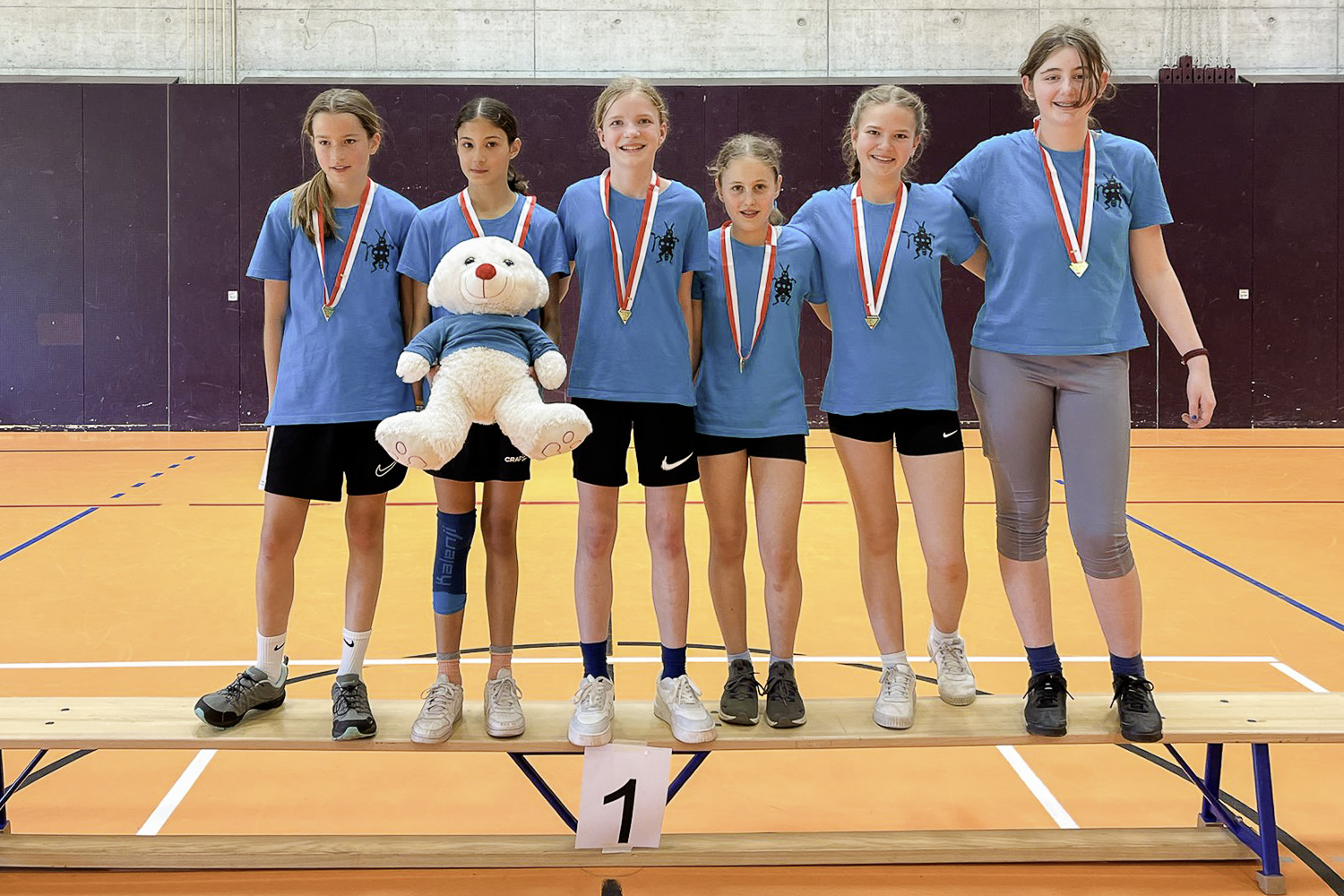 Unihockey Mädchen 5.-6. Klasse - Gold - Schule Laupersdorf