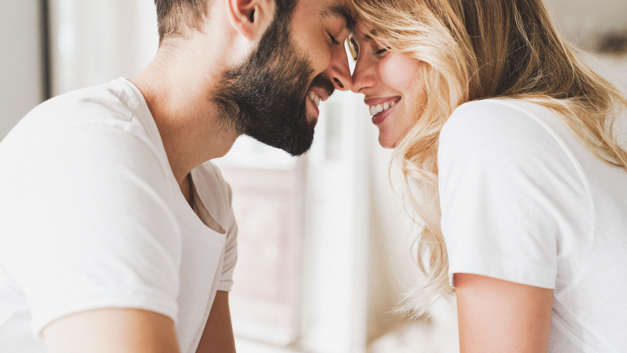 Junges verliebtes Paar