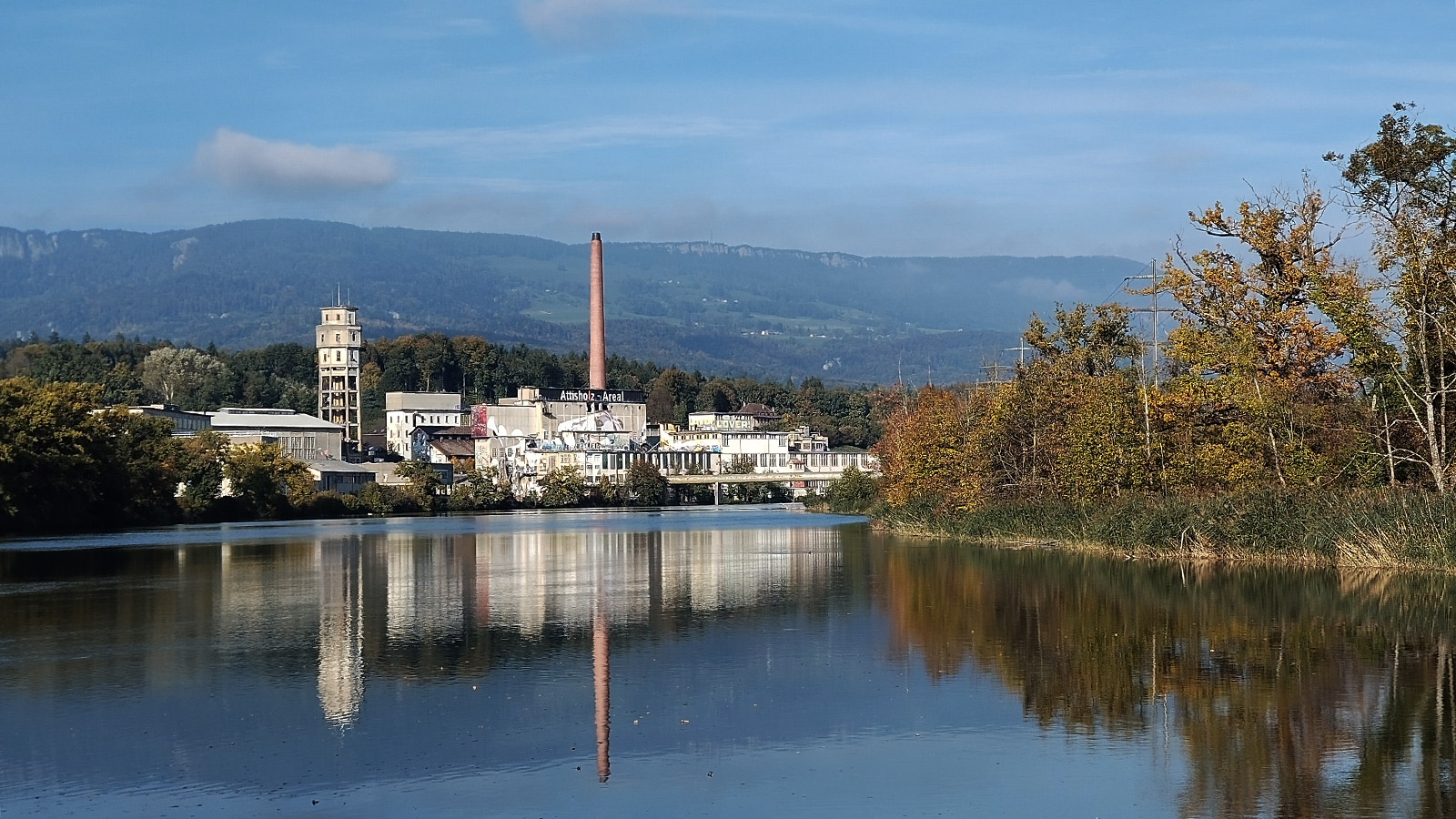 Blick über die Aare auf das Attisholz-Areal