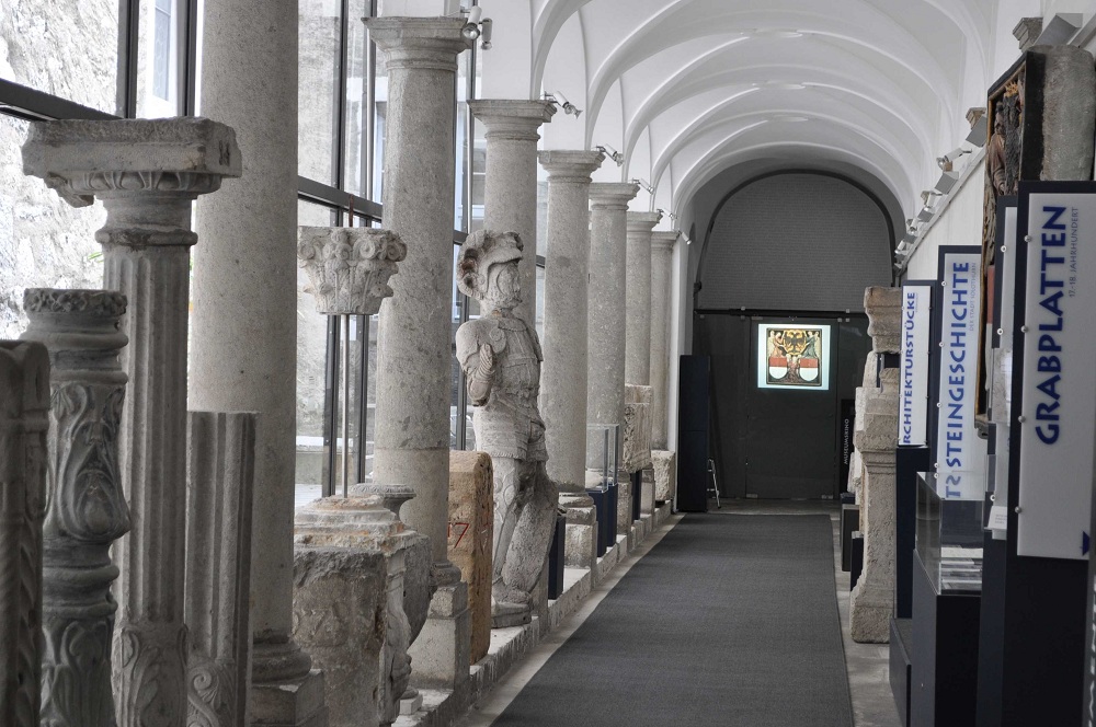 Solothurn, Blick in das Steinmuseum.